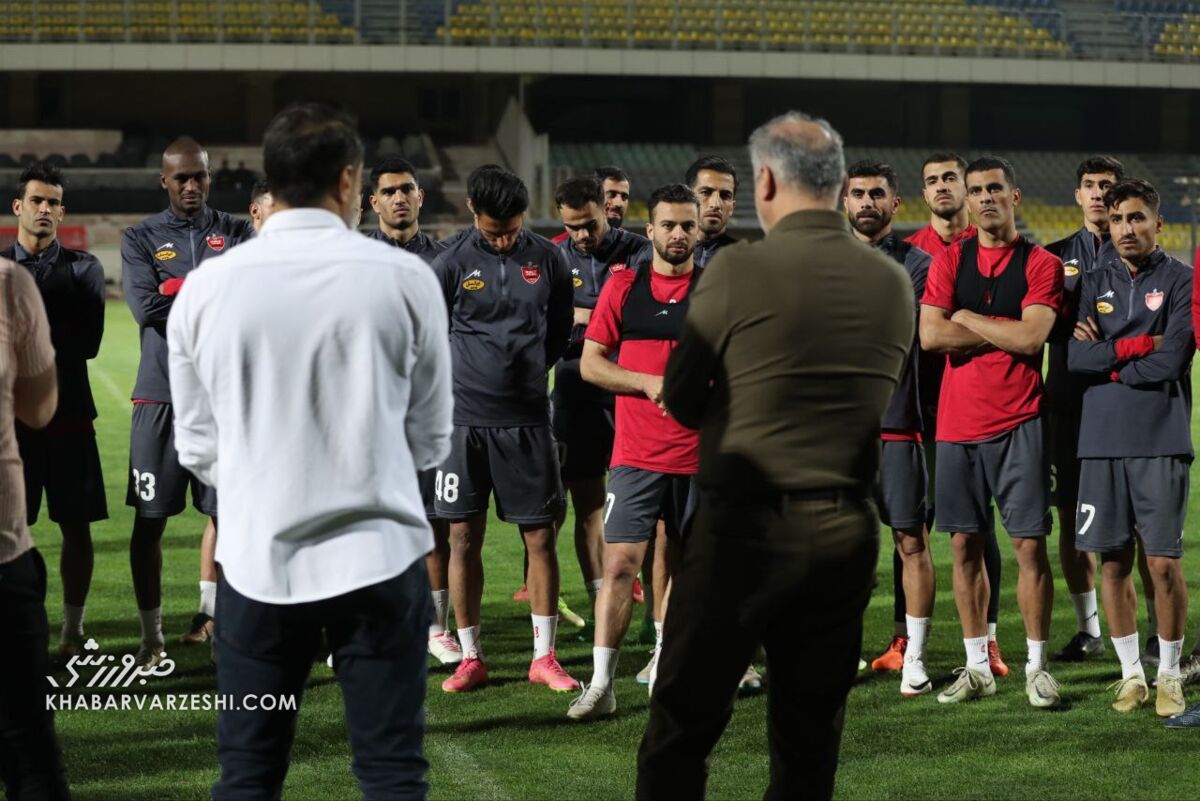 عکس| دیدار مدیرعامل پرسپولیس با بازیکنان پرسپولیس/ درویش روند خصوصیسازی را تشریح کرد