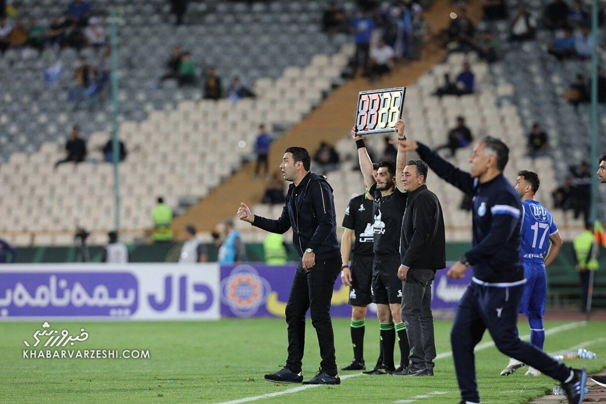 حسن زاده: سمیعی به خاطر تشویق استقلال از سکوها ۱۰۰ میلیون پاداش گرفت!/ نکونام از ترس برکناری حرف نمیزند/ دوران سیاهبازی تمام شده است