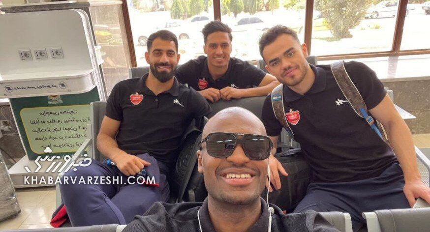 عکس| سلفی بازیکنان پرسپولیس پس از فتح سیرجان با شلیک اورونوف