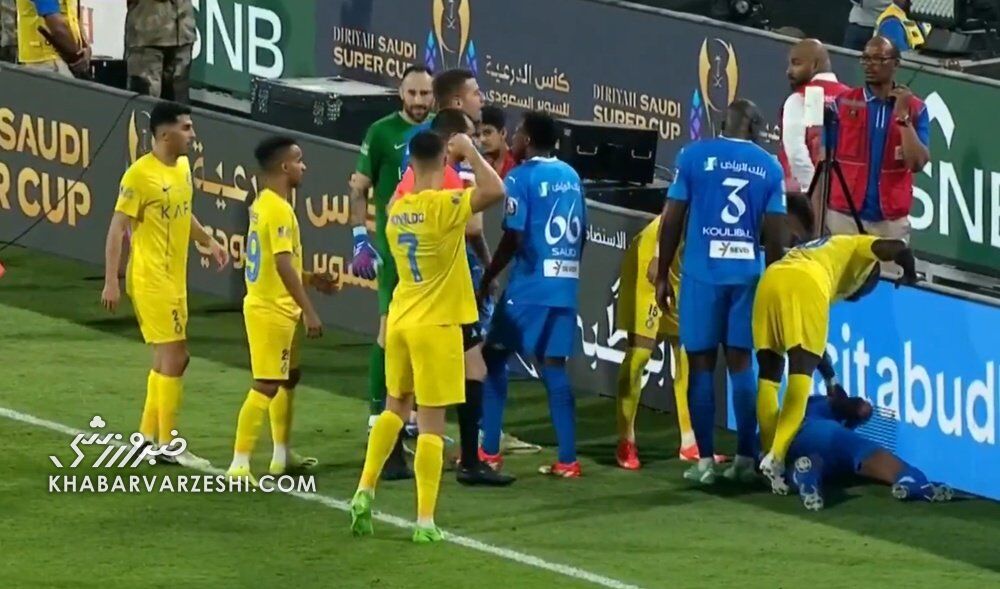 تهدید رونالدو به کتک زدن داور!/ آقای ستاره لحظه به لحظه خشمگینتر می شود