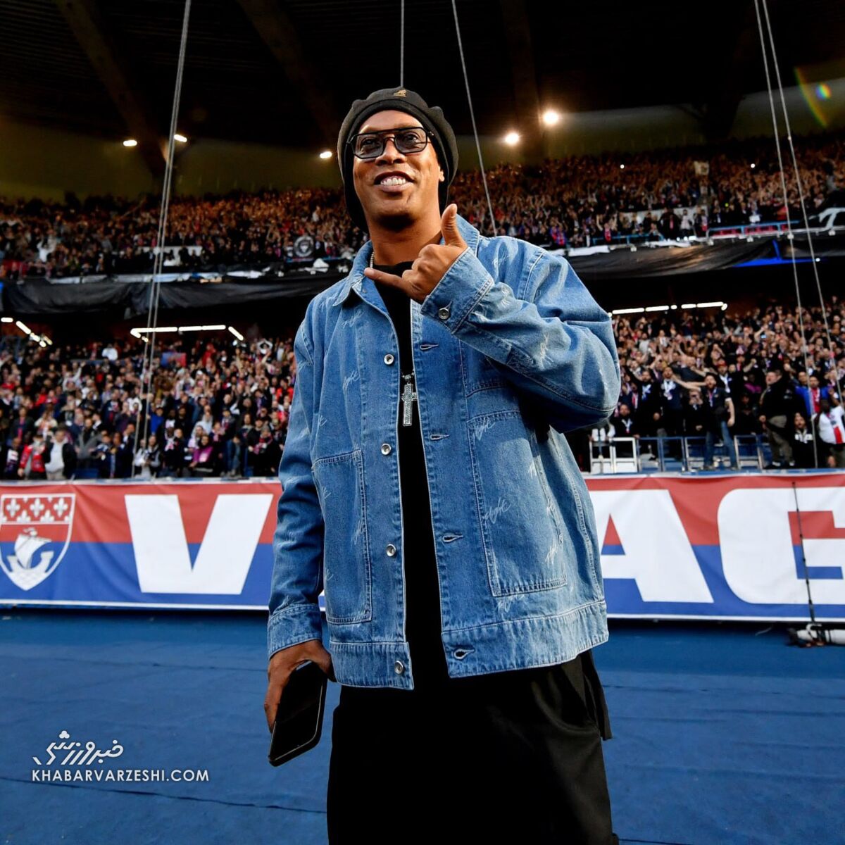 تصاویر| پاریس شاعرانه شد؛ ببینید کی اینجاست!