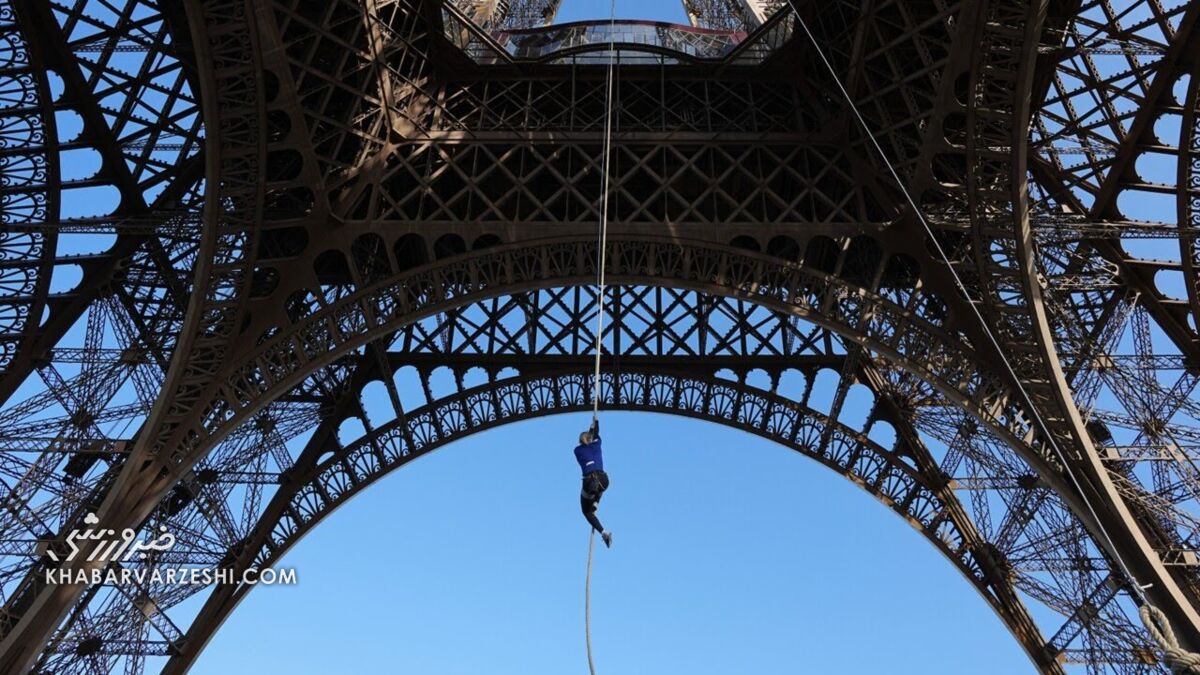 زن فرانسوی رکورد صعود با طناب را شکست/ رسیدن به طبقه دوم برج ایفل تنها در ۱۸ دقیقه +عکس