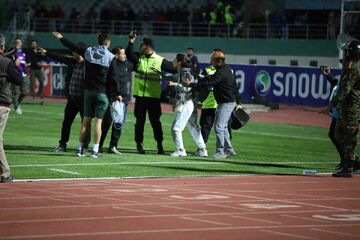 پای دلواپسان به فوتبال باز شد/ ممنوعیت ورود زنان به استادیوم به بهانه دختر جیمی‌جامپ!