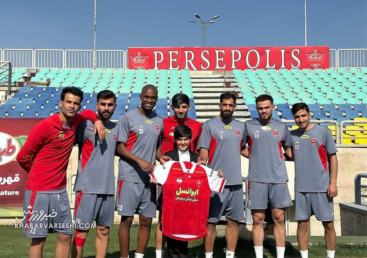 صالح مهدی زاده قاری قرآن در تمرین پرسپولیس