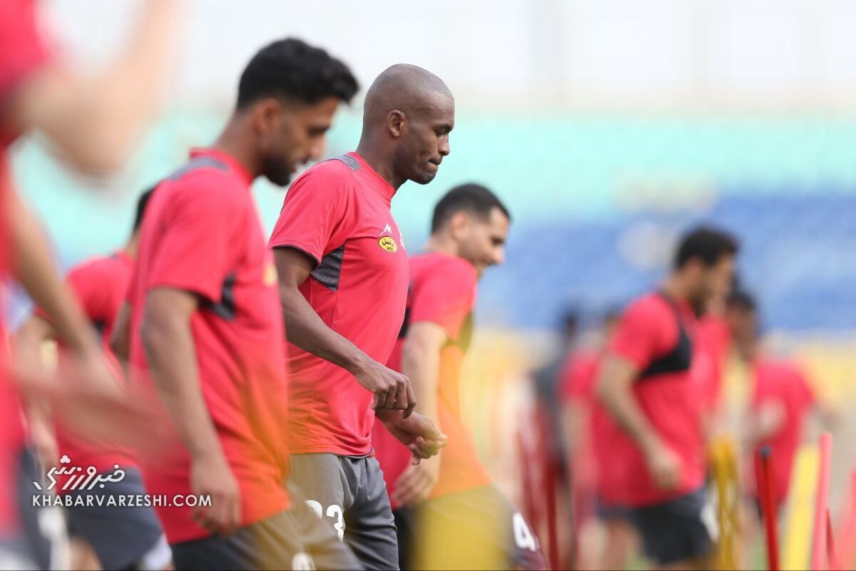 تمرین شاداب بازیکنان پرسپولیس در هوای بهاری +عکس