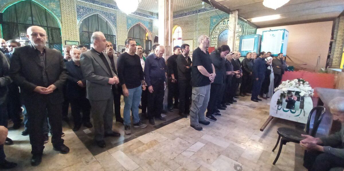 برگزاری مراسم تشییع مربی بدنساز پرسپولیس با حضور امین حیایی و استقلالیها +تصاویر