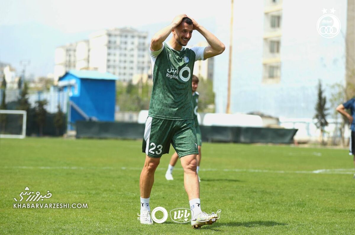 شرایط عجیب آرمان رمضانی در استقلال؛ نه می گویند برو نه و بمان! شرایط عجیب آرمان رمضانی در استقلال؛ نه می گویند برو نه و بمان!