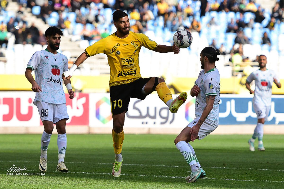 مهاجم سپاهان در یکقدمی رکورد رضا عنایتی و مهدی طارمی مهاجم سپاهان در یکقدمی رکورد رضا عنایتی و مهدی طارمی