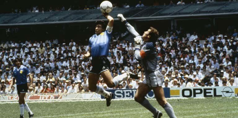 دست خدا - مارادونا