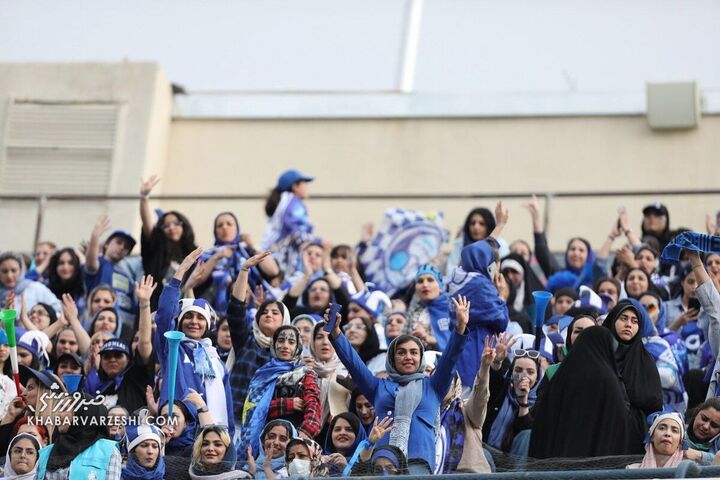 هواداران استقلال؛ استقلال - شمسآذر