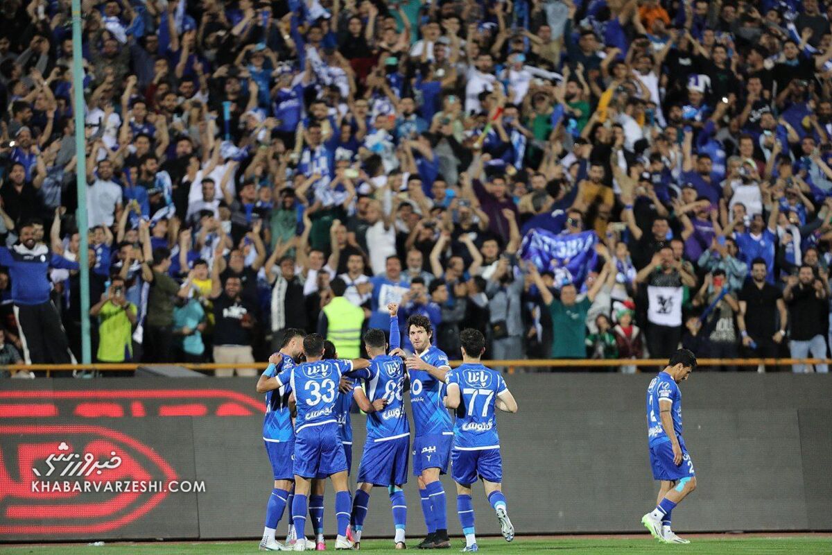 اشتباهات داوری باعث قهرمانی پرسپولیس شد/ باید با نکونام در استقلال ادامه بدهیم/ کاپیتان آبیها رقیب جدی میخواهد