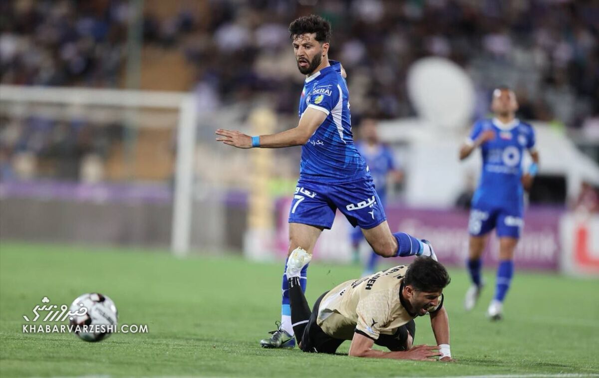 ماشاریپوف حاضر نشد پاسپورتش را تحویل استقلال بدهد!/ باشگاه هم بیخبر از همه جا بود ماشاریپوف حاضر نشد پاسپورتش را تحویل استقلال بدهد!/ باشگاه هم بیخبر از همه جا بود