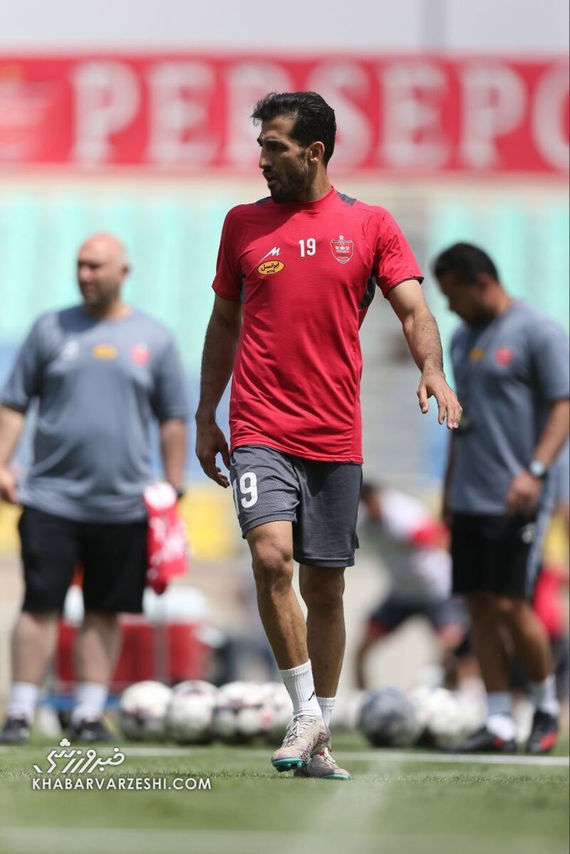 تصاویر| ۲ بانوی ورزشکار در تمرین پرسپولیس/ لایک ذخیرههای بیرانوند!