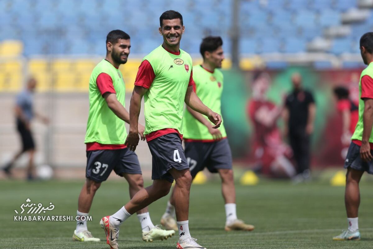 تصاویر| ۲ بانوی ورزشکار در تمرین پرسپولیس/ لایک ذخیرههای بیرانوند!