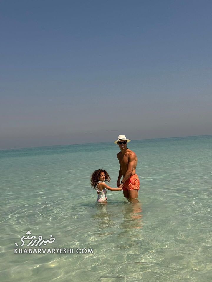 جورجینا و رونالدو در سواحل عربستان