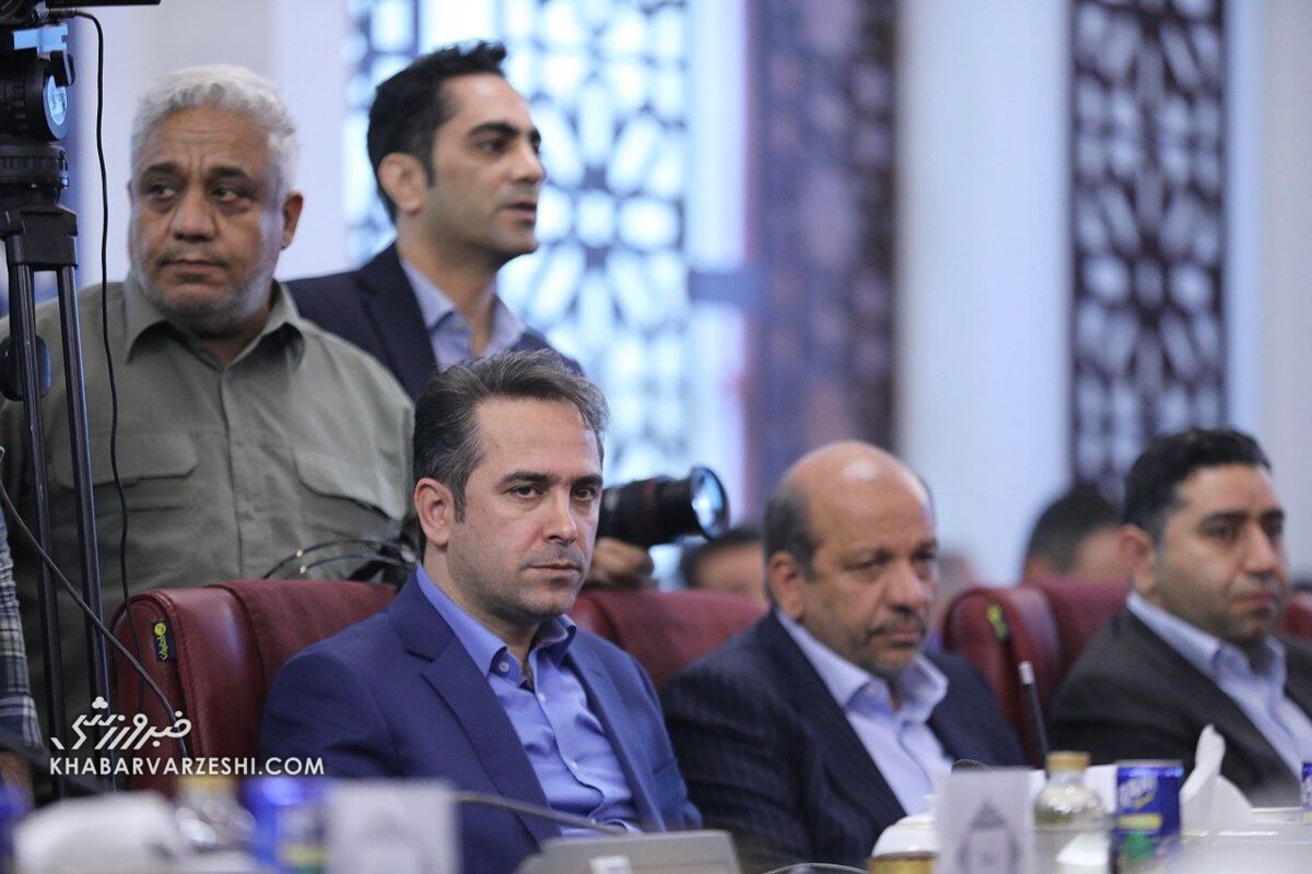 خبرورزشیگردی| علی خطیر: دروازهبان پرسپولیسی طوری من را زد که دکتر میترسید ضربه مغزی شده باشم/ از مهران مدیری شکایت میکنم! خبرورزشیگردی| علی خطیر: دروازهبان پرسپولیسی طوری من را زد که دکتر میترسید ضربه مغزی شده باشم/ از مهران مدیری شکایت میکنم!