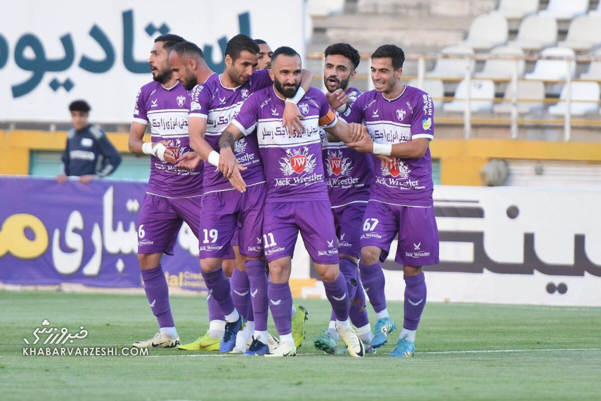 ستاره سابق استقلال: شک نکنید پرسپولیس هم حاشیه دارد! / افشاگری استقلالی سابق از جادوگری و خرافات در لیگ برتر ستاره سابق استقلال: شک نکنید پرسپولیس هم حاشیه دارد! / افشاگری استقلالی سابق از جادوگری و خرافات در لیگ برتر