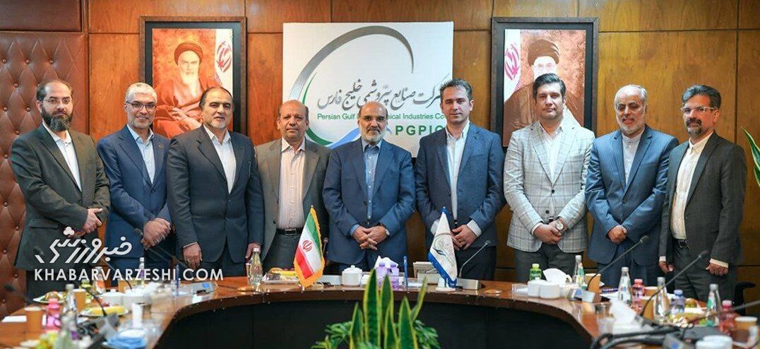 اظهارات جالب عموی کاپیتان سابق پرسپولیس پس از مالکیت استقلال؛ به سمت توفیقهای جهانی میرویم/ آلمان به این دلیل از آمریکا پیش افتاد که... اظهارات جالب عموی کاپیتان سابق پرسپولیس پس از مالکیت استقلال؛ به سمت توفیقهای جهانی میرویم/ آلمان به این دلیل از آمریکا پیش افتاد که...
