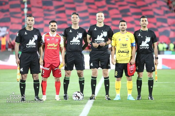 امید عالیشاه، محمد کریمی و بیژن حیدری (داور)؛ پرسپولیس - سپاهان