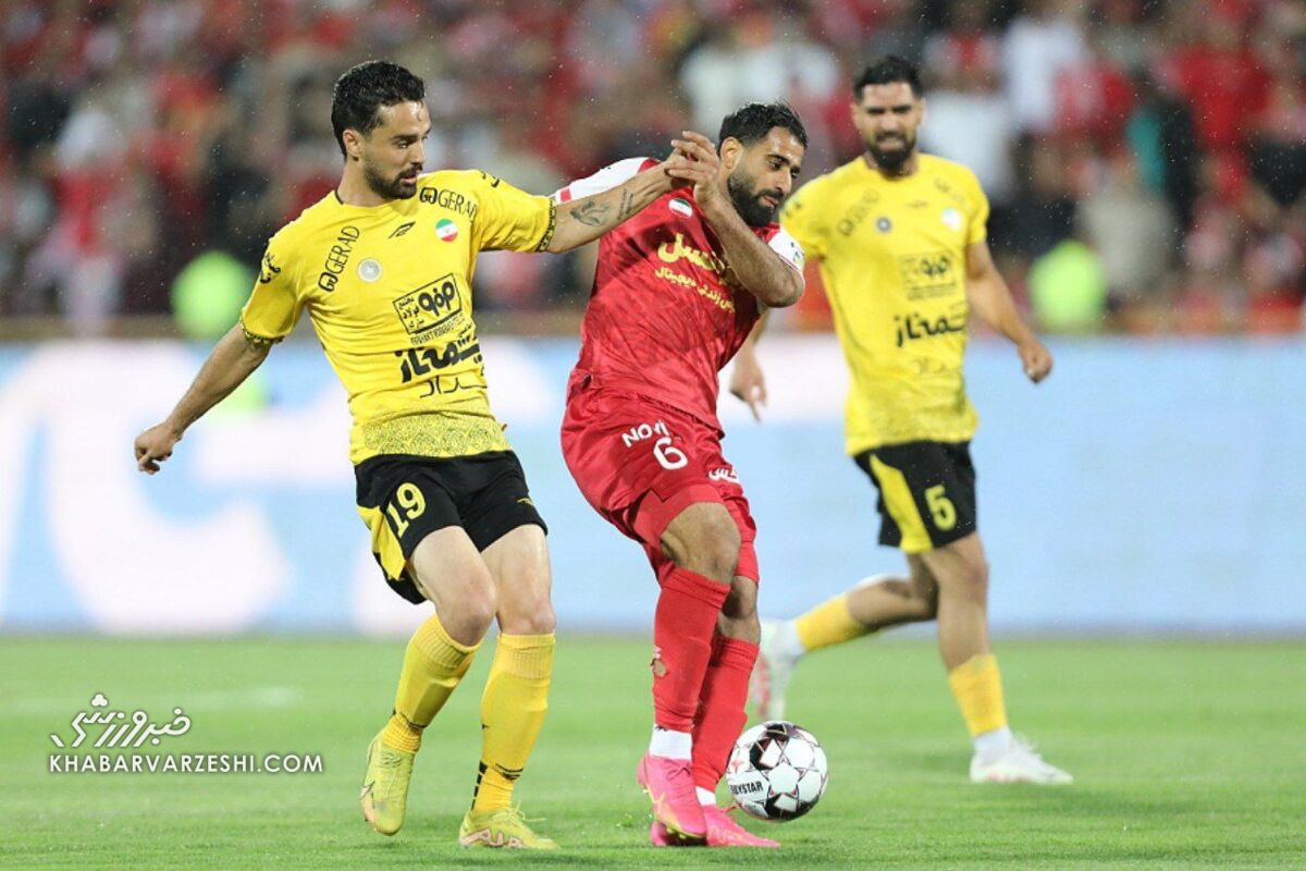 چرا باید با پرسپولیسی‌ها ارتباط خوبی داشته باشم؟/ خود بازیکن این تیم ترسیده بود!/ سال جام جهانی است و کارمان سخت‌تر
