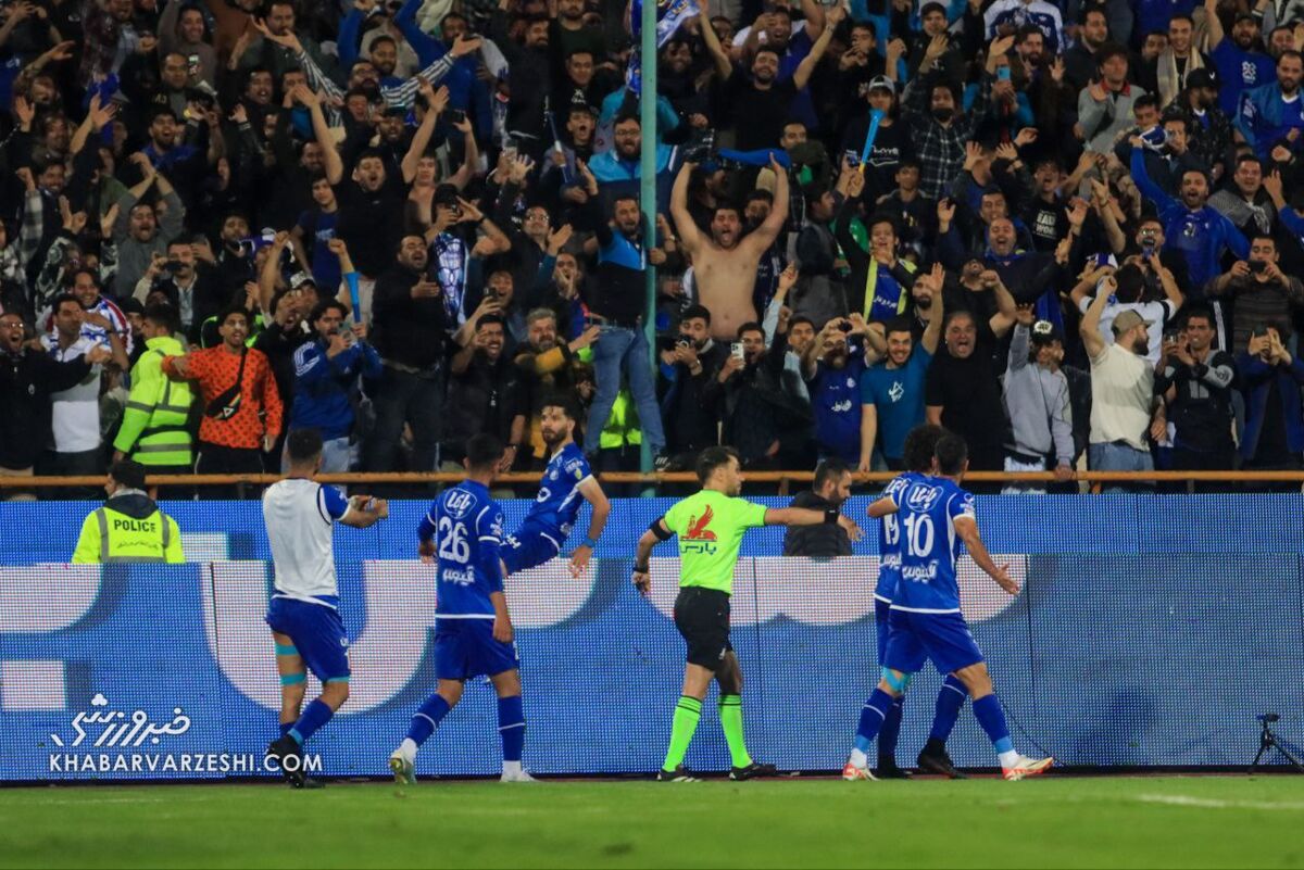 رقابت شانه به شانه استقلال و پرسپولیس/ بردهای مشابه با درخشش خارجیها رقابت شانه به شانه استقلال و پرسپولیس/ بردهای مشابه با درخشش خارجیها