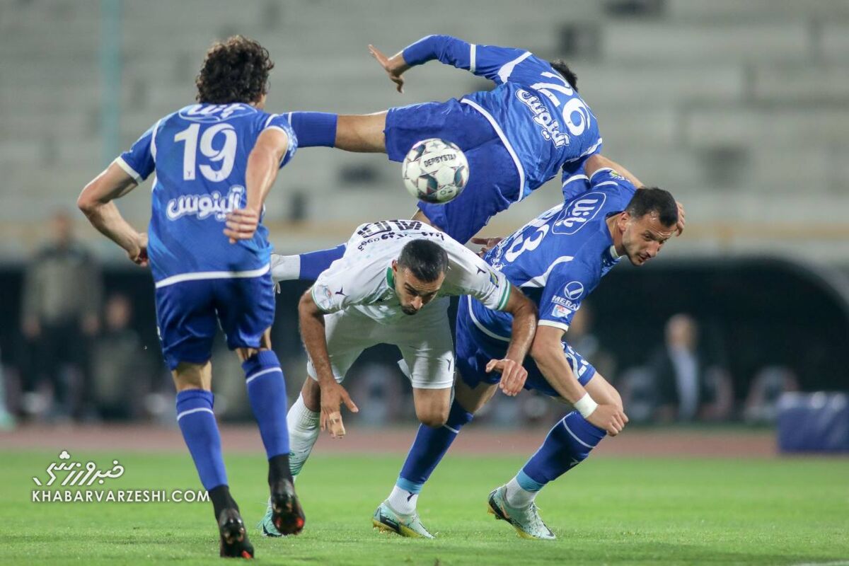 استقلال - ذوبآهن در ورزشگاه شهدای شهر قدس استقلال - ذوبآهن در ورزشگاه شهدای شهر قدس