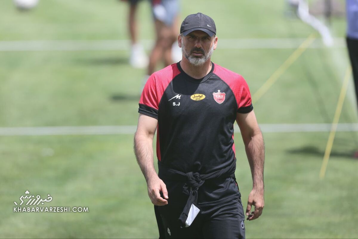 پرسپولیس تمدید قرارداد سید جلال حسینی را علنی کرد پرسپولیس تمدید قرارداد سید جلال حسینی را علنی کرد