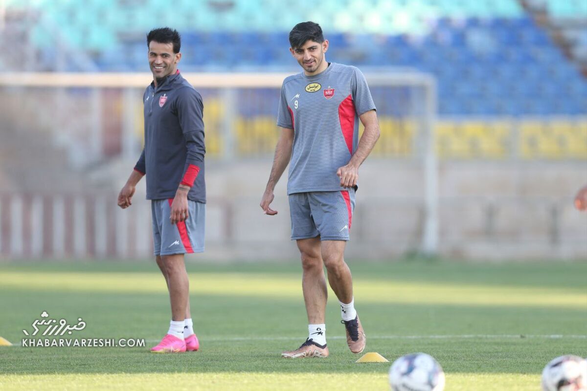 سیدجلال و اوسمار وسط کریخوانی پرسپولیسیها +تصاویر