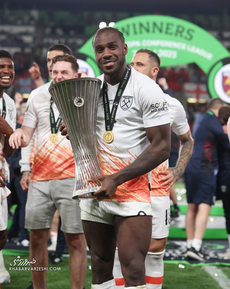 اعترافات تکاندهنده ستاره لیگ برتری؛ دعا میکردم مصدوم شوم تا مجبور به بازی نباشم/ از همسرم طلاق گرفته بودم و...