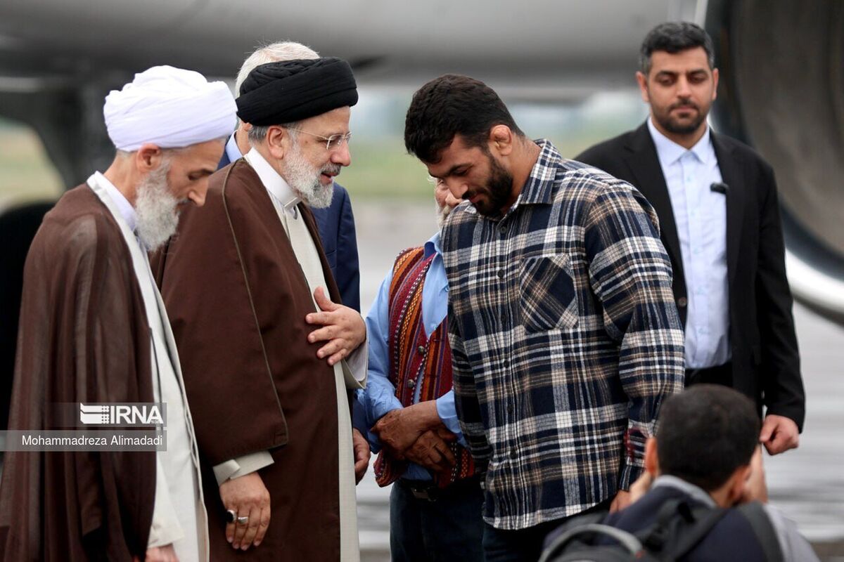 عکس| احترام حسن یزدانی به رئیس‌جمهور/ قهرمان کشتی به ابراهیم رئیسی چه گفت؟