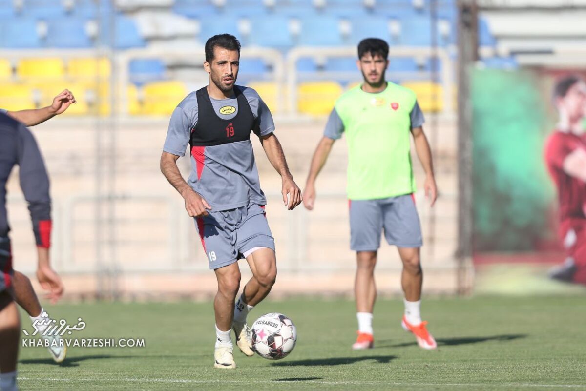 بازیکنان پرسپولیس چه فیلمی را تماشا کردند/ همه حضور داشتند جز یک نفر! +تصاویر