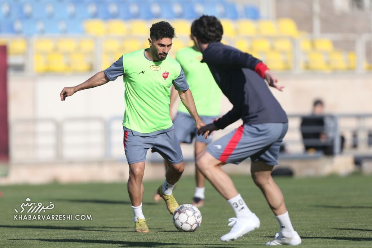 بازیکنان پرسپولیس چه فیلمی را تماشا کردند/ همه حضور داشتند جز یک نفر! +تصاویر