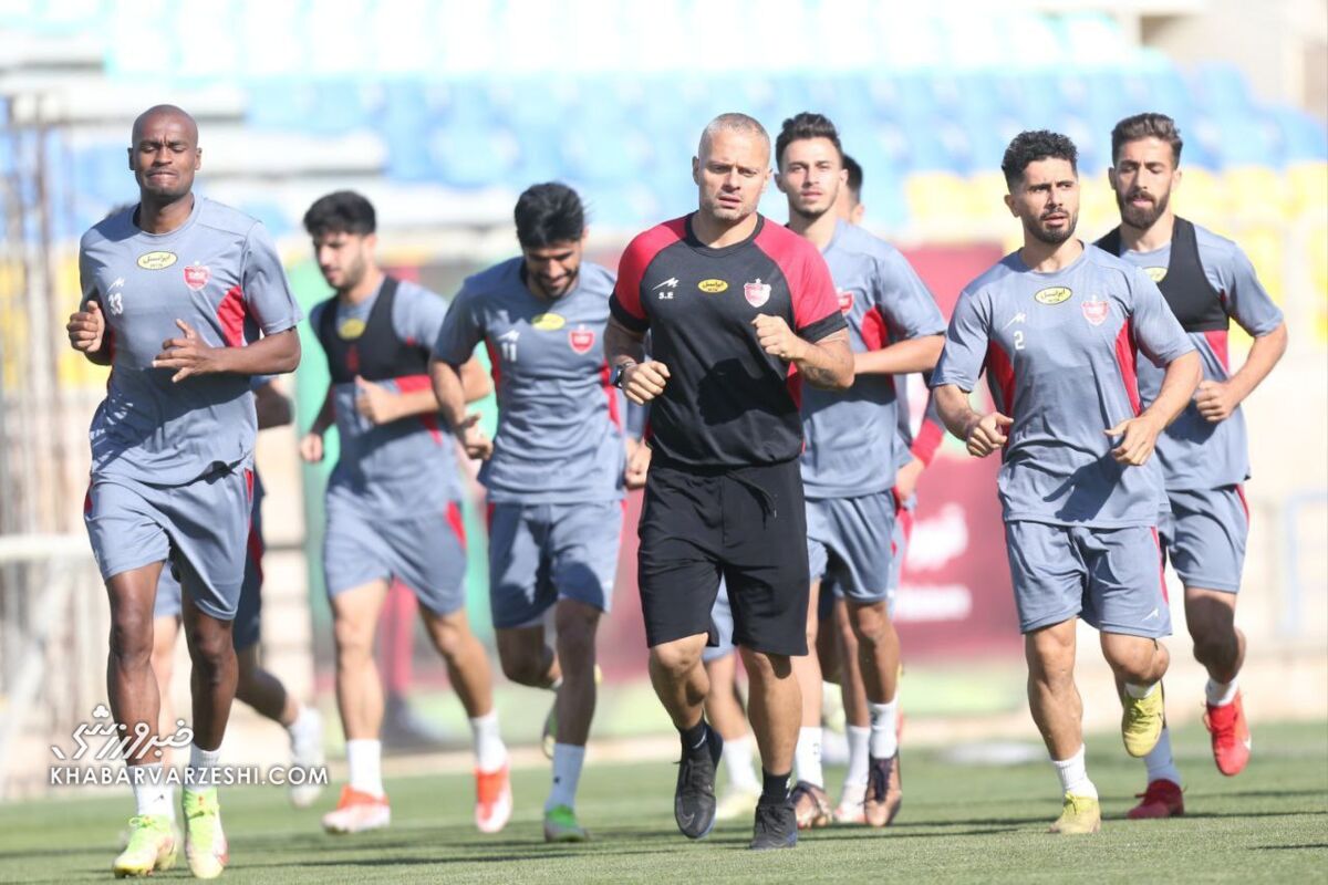 بازیکنان پرسپولیس چه فیلمی را تماشا کردند/ همه حضور داشتند جز یک نفر! +تصاویر بازیکنان پرسپولیس چه فیلمی را تماشا کردند/ همه حضور داشتند جز یک نفر! +تصاویر