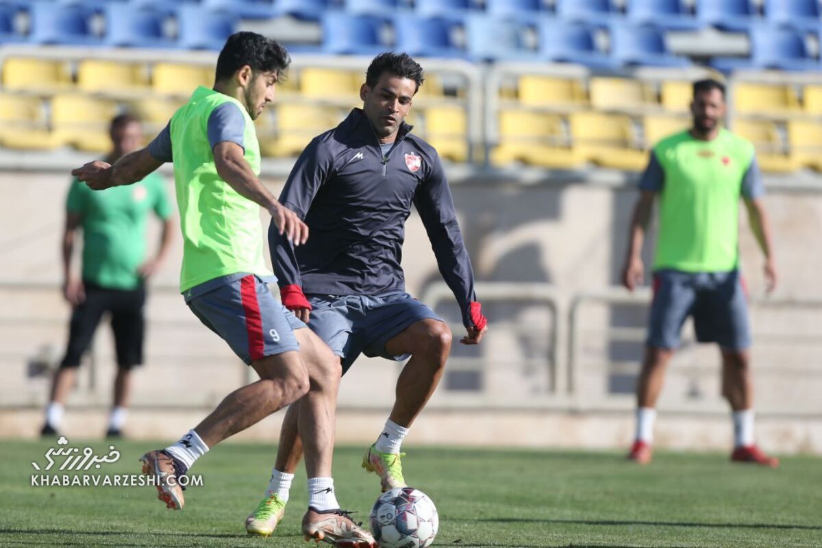 بازیکنان پرسپولیس چه فیلمی را تماشا کردند/ همه حضور داشتند جز یک نفر! +تصاویر