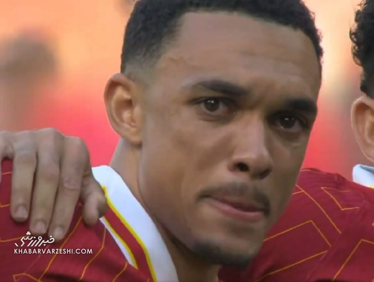 اشکهای سه نفر در خداحافظی کلوپ از لیورپول/ کلوپ: گریه میکنم چون دلم برای این مردم تنگ میشود +تصاویر