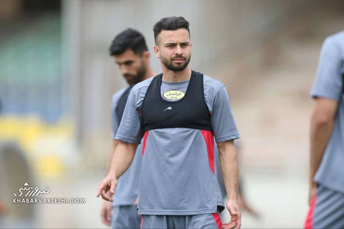 ستاره پرسپولیس برای ماندن مجوز می خواهد؟/ هافبک سرخها در مسیر کاپیتان استقلال و یحیی! ستاره پرسپولیس برای ماندن مجوز می خواهد؟/ هافبک سرخها در مسیر کاپیتان استقلال و یحیی!