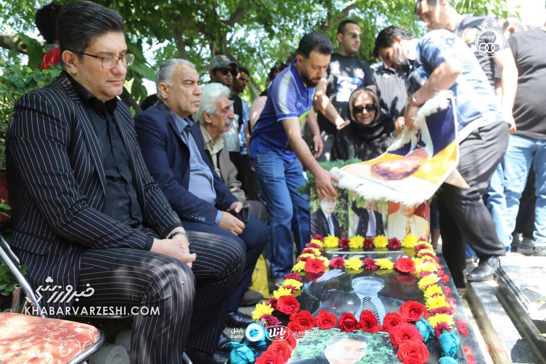 چرا استقلالیها به مراسم حجازی نرفتند؟/ مربی تیم ملی بر سر مزار اسطوره/ تکلیف سرپرستی استقلال مشخص شد