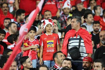 هواداران پرسپولیس از این نوع قهرمان شدن تیم‌شان خجالت‌زده‌اند!