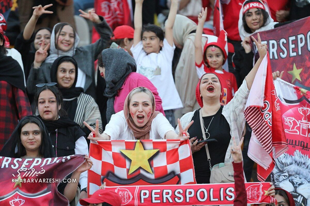 اعتراض شدید بانوی پرسپولیسی؛ بلیت خریدیم ولی ورودمان ممنوع شد!/ شب تا صبح همه چیز تغییر کرد! +فیلم اعتراض شدید بانوی پرسپولیسی؛ بلیت خریدیم ولی ورودمان ممنوع شد!/ شب تا صبح همه چیز تغییر کرد! +فیلم