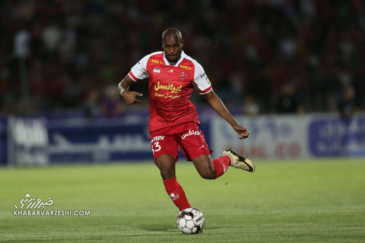 عکس| جلسه ستاره پرسپولیس با مدیران تیم السد قطر عکس| جلسه ستاره پرسپولیس با مدیران تیم السد قطر