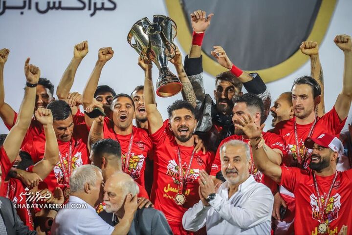 عیسی آلکثیر؛ جشن قهرمانی پرسپولیس در لیگ برتر ایران 1403-1402