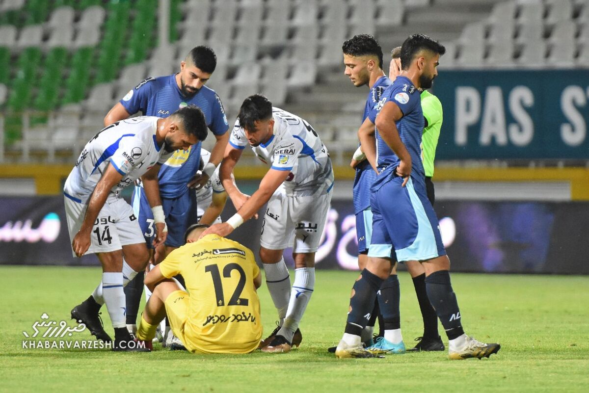 امضای استقلال پای سقوط آقای گل/ عنایتی با پیکان در ته دره رفت امضای استقلال پای سقوط آقای گل/ عنایتی با پیکان در ته دره رفت