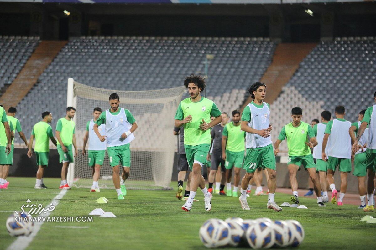 تصاویر| کتک خوردن یک بازیکن در تمرین تیم ملی فوتبال/ طارمی پیشنهاد داد؛ قلعهنویی شاکی شد