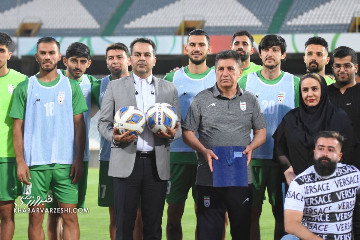 تصاویر| کتک خوردن یک بازیکن در تمرین تیم ملی فوتبال/ طارمی پیشنهاد داد؛ قلعهنویی شاکی شد