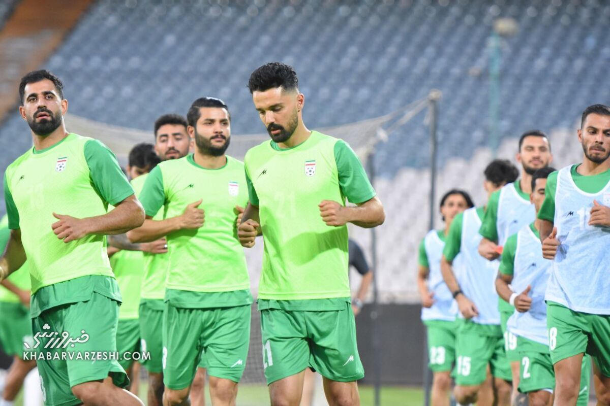 تصاویر| کتک خوردن یک بازیکن در تمرین تیم ملی فوتبال/ طارمی پیشنهاد داد؛ قلعهنویی شاکی شد