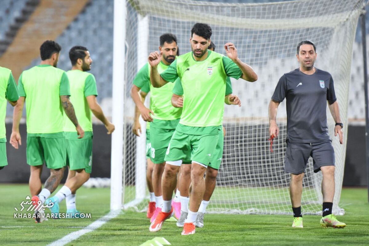 تصاویر| کتک خوردن یک بازیکن در تمرین تیم ملی فوتبال/ طارمی پیشنهاد داد؛ قلعهنویی شاکی شد