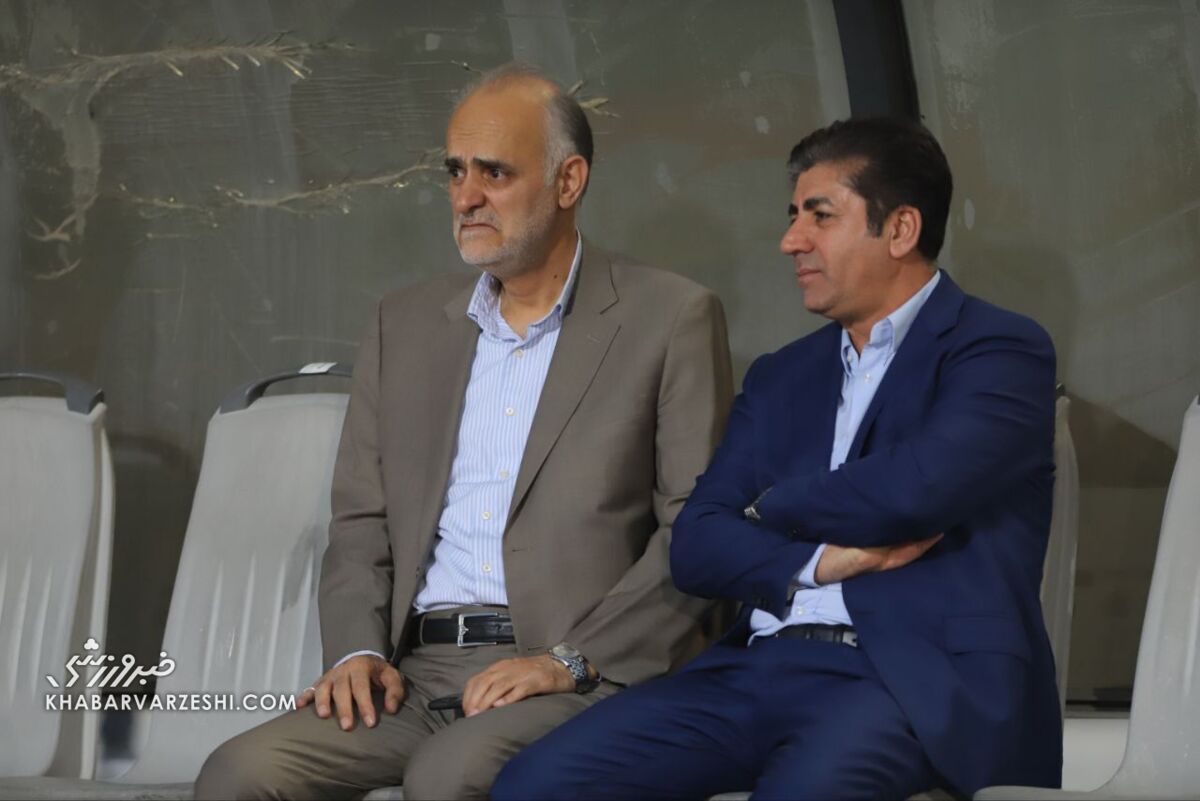 تصاویر| حرکت نمایشی قلعهنویی با توپ/ خنده پیشکسوت فوتبال و گفتوگوی کوتاه با ستاره پرسپولیس و مدافع سابق استقلال