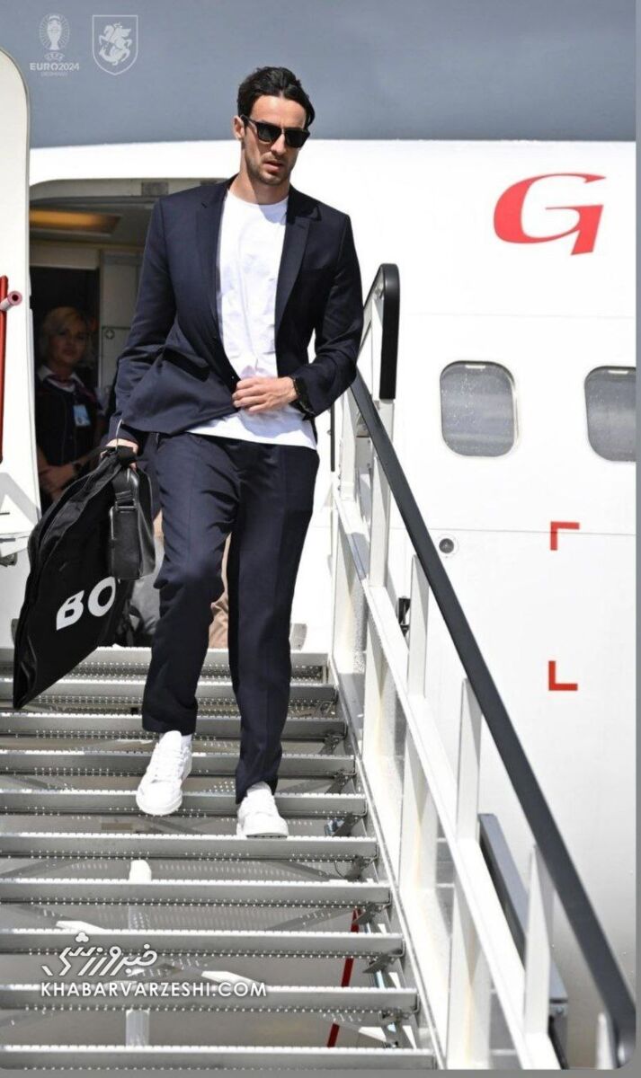 عکس| مدافع پرسپولیس  با تیپ خاصش به آلمان رسید
