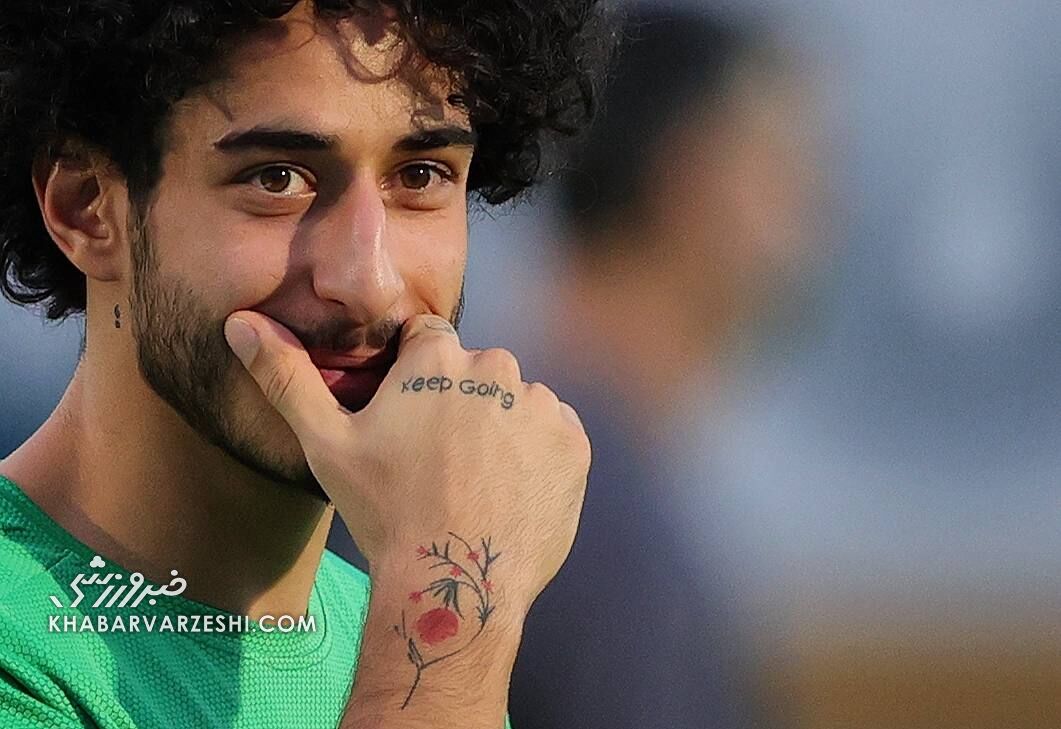 گزینه پرسپولیس و استقلال با علامت خاص/ رنگ خالکوبی شاهماهی نقل و انتقالات نشانه چیست؟ +عکس