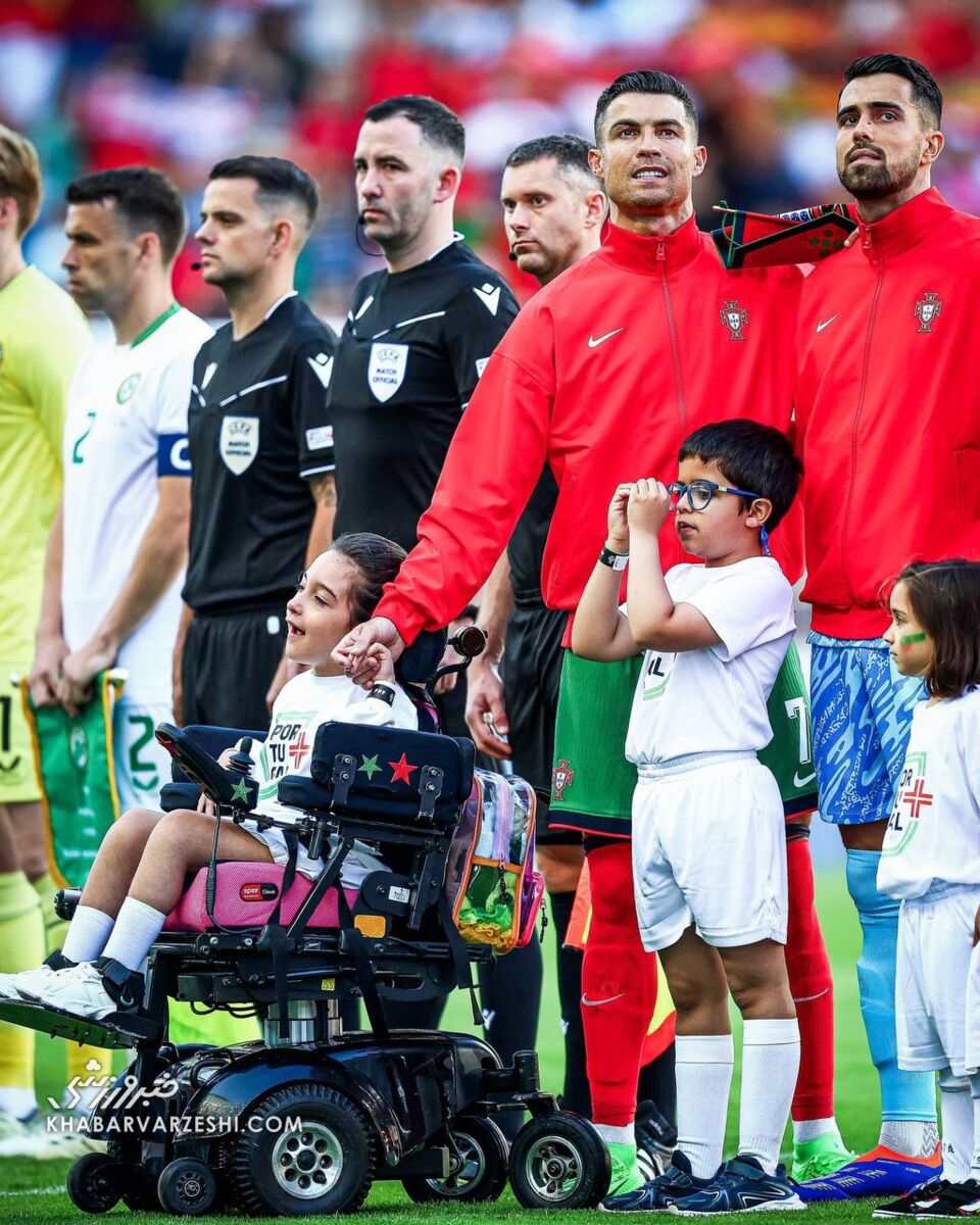 عکس| رفتار تکان دهنده رونالدو با یک دختربچه سوژه شد